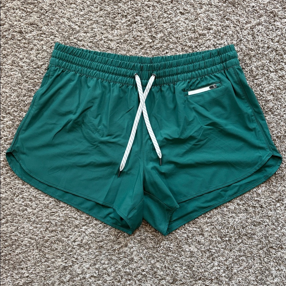 NWOT VUORI Women’s Clementine 4" Short 2.0 Viridian Green Size XL